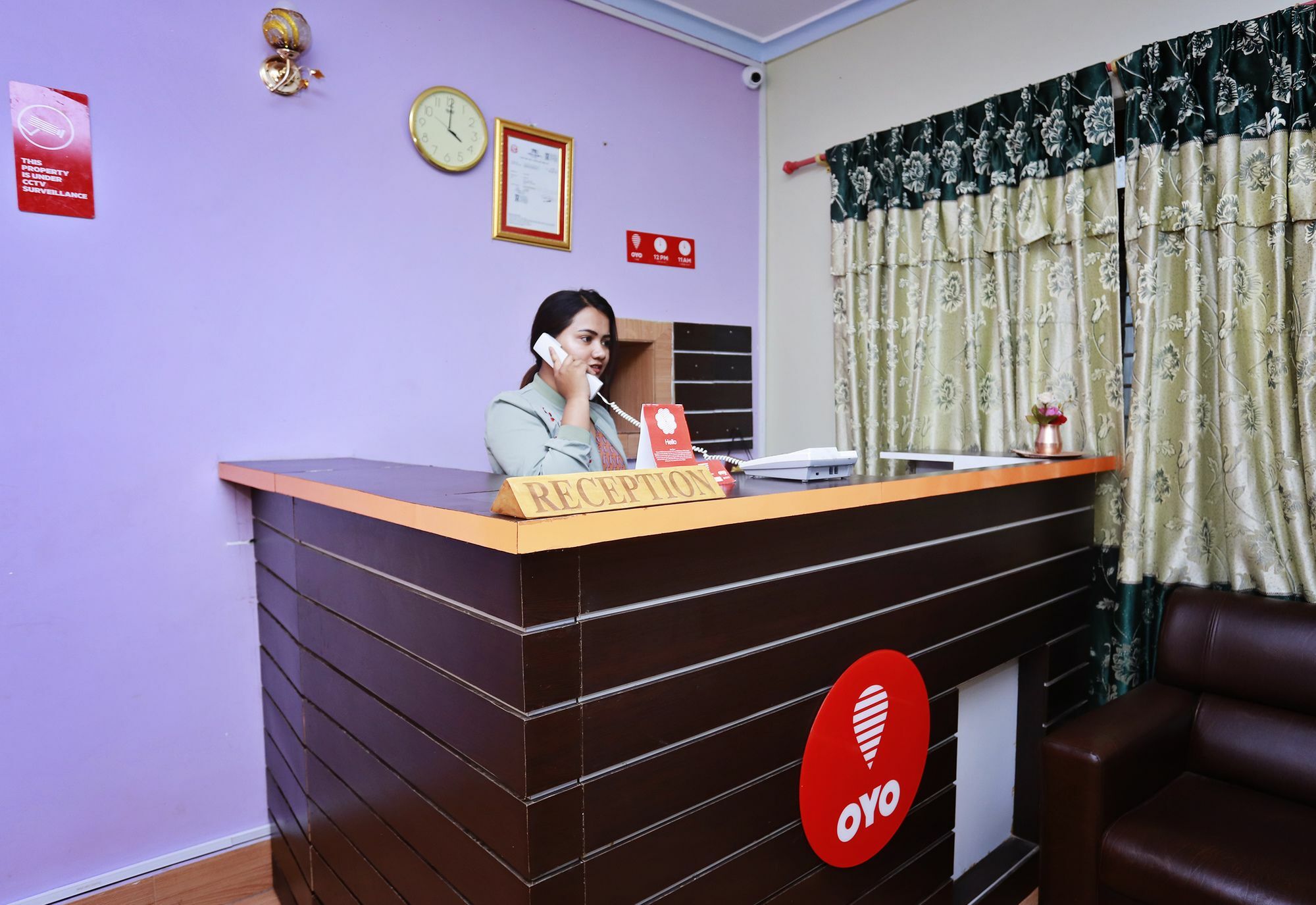 Oyo 575 Api Suites Pokhara Dış mekan fotoğraf