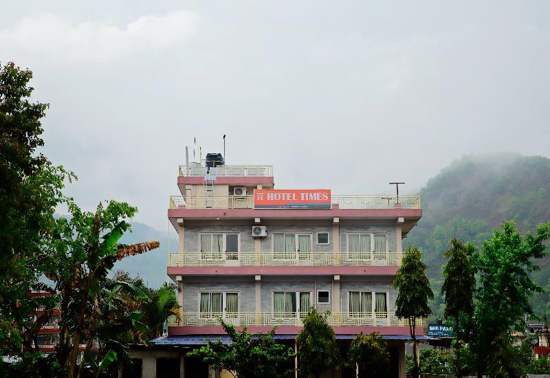 Oyo 575 Api Suites Pokhara Dış mekan fotoğraf