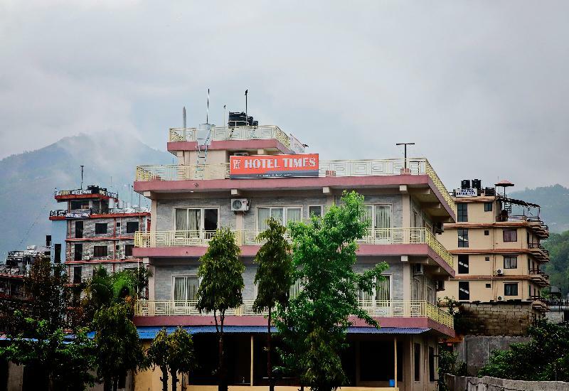 Oyo 575 Api Suites Pokhara Dış mekan fotoğraf