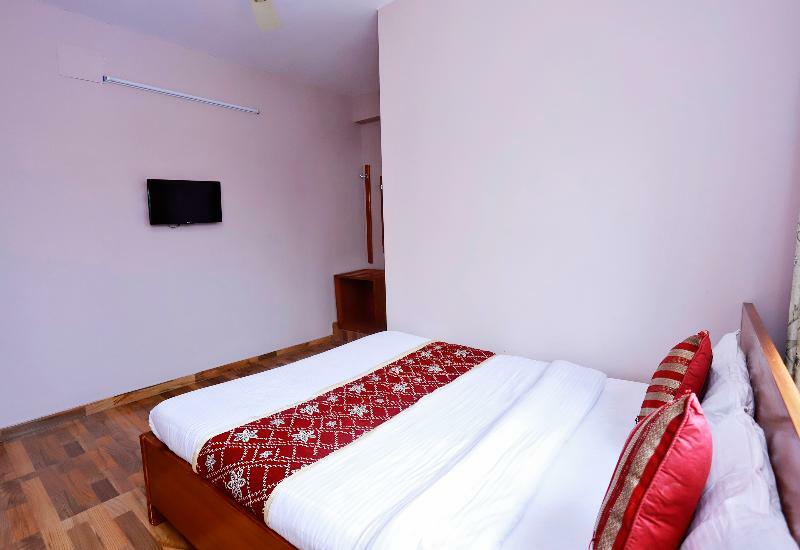Oyo 575 Api Suites Pokhara Dış mekan fotoğraf