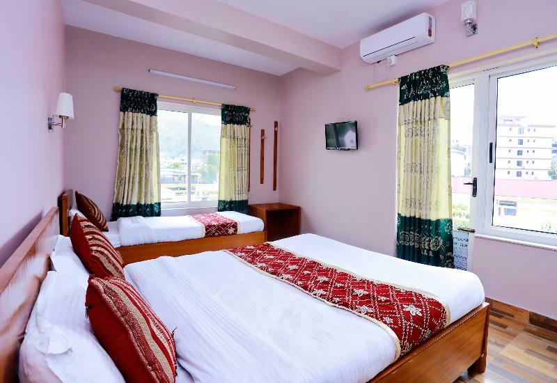 Oyo 575 Api Suites Pokhara Dış mekan fotoğraf