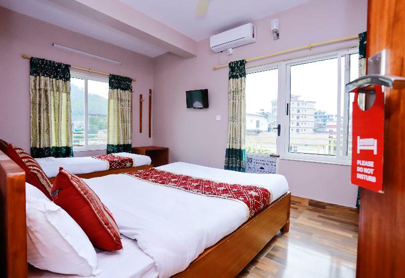 Oyo 575 Api Suites Pokhara Dış mekan fotoğraf