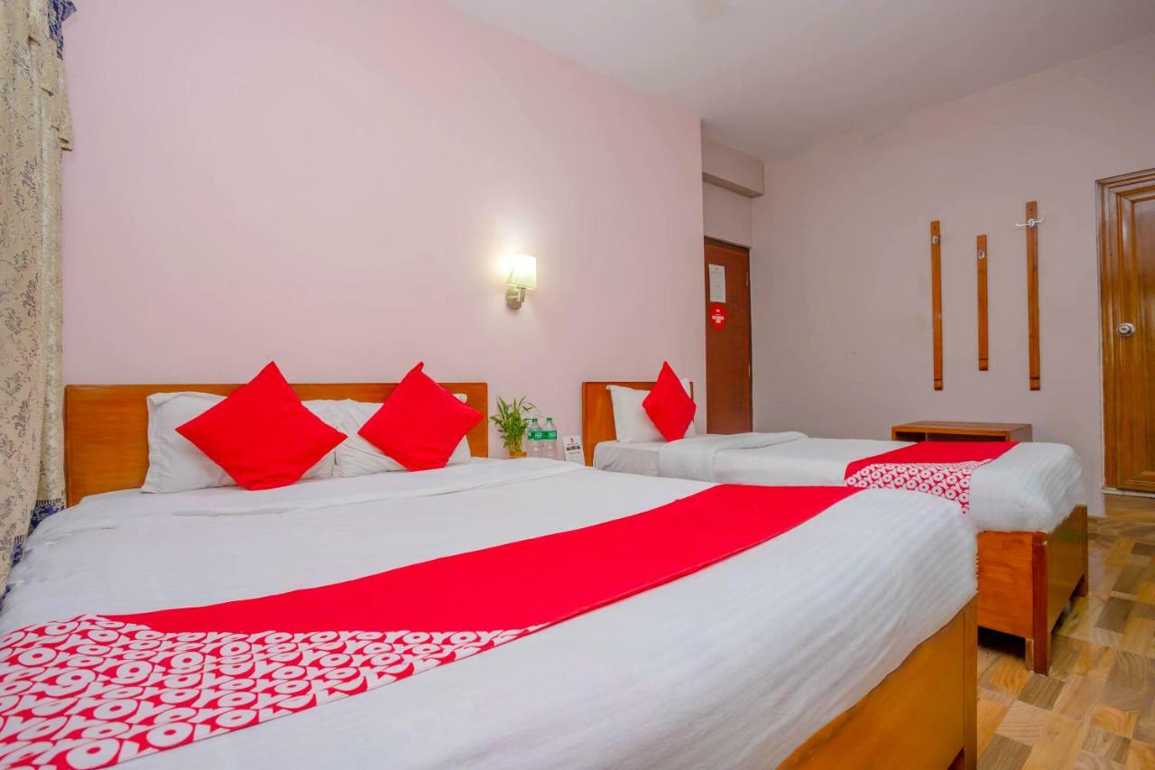 Oyo 575 Api Suites Pokhara Dış mekan fotoğraf
