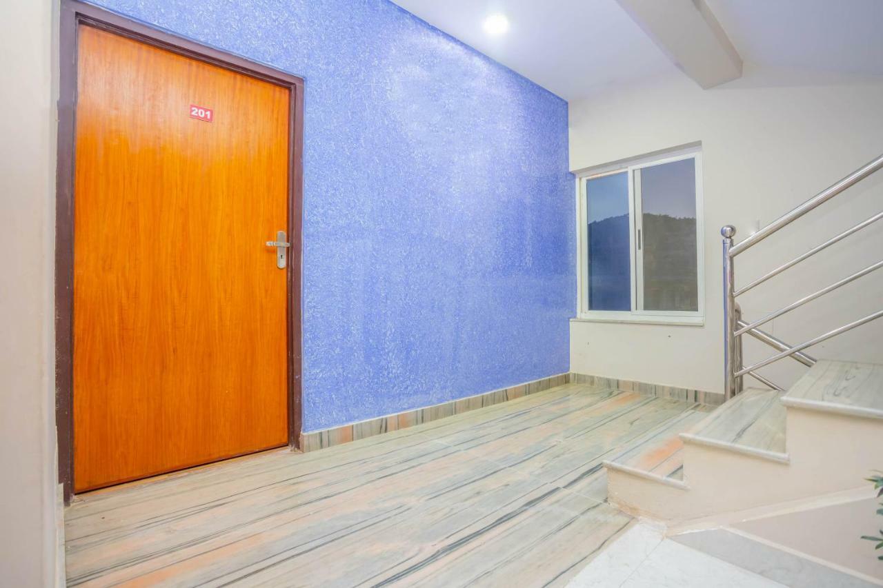 Oyo 575 Api Suites Pokhara Dış mekan fotoğraf