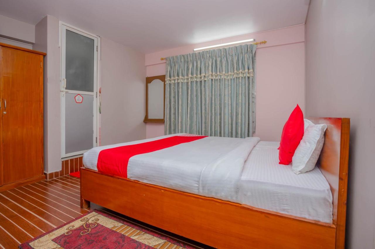 Oyo 575 Api Suites Pokhara Dış mekan fotoğraf